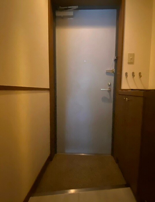 物件内観写真13　(玄関)