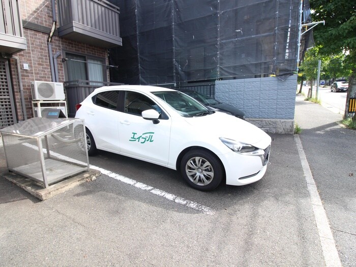物件外観写真2　(駐車場)