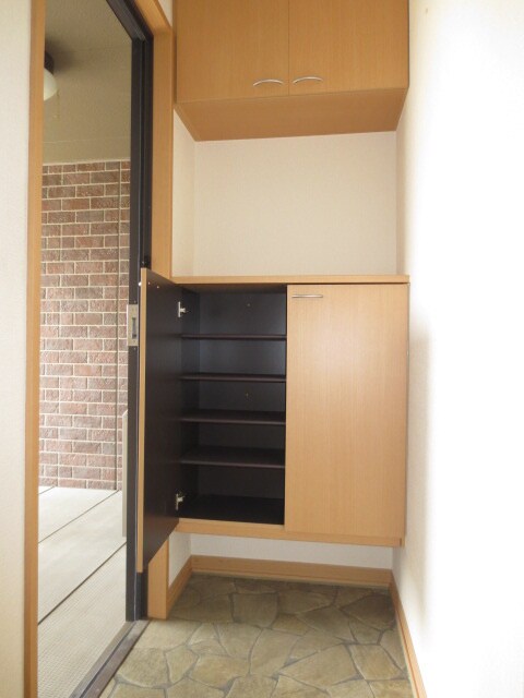 物件内観写真14　(靴箱)