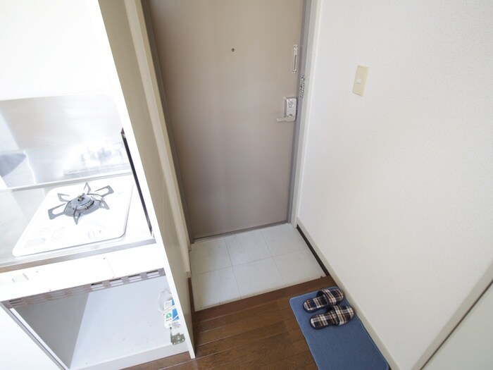 物件内観写真12　(玄関)