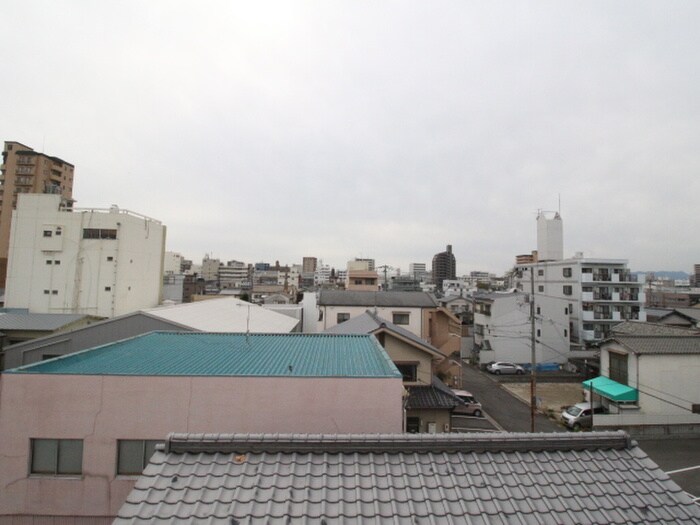 物件内観写真16　(室内からの展望)