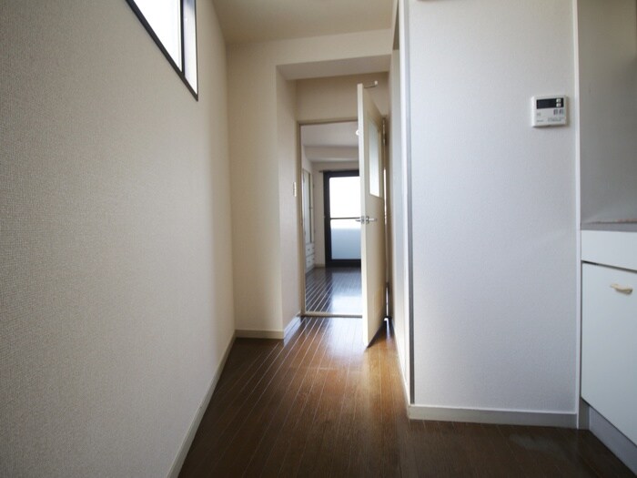 物件内観写真19　(廊下)