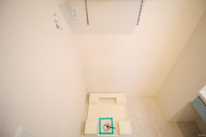 物件内観写真15　(洗濯機置場)