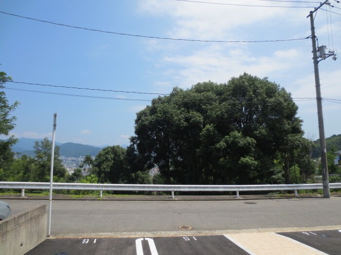 物件内観写真22　(室内からの展望)