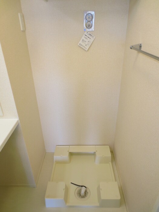 物件内観写真13　(洗濯機置場)