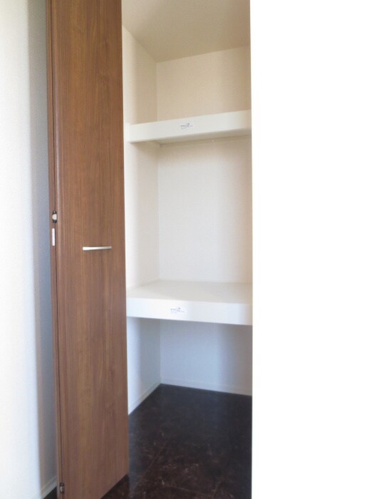 物件内観写真18　(収納)