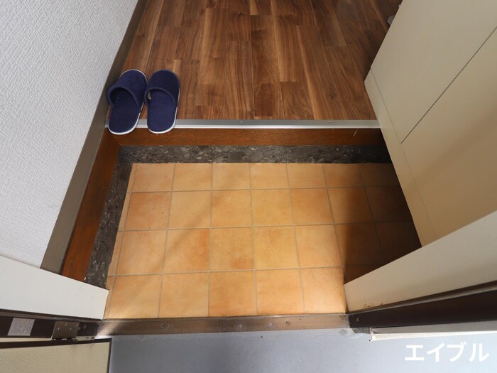 物件内観写真12　(玄関)