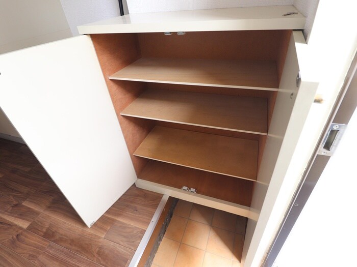 物件内観写真13　(靴箱)