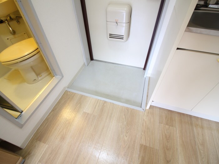 物件内観写真16　(玄関)