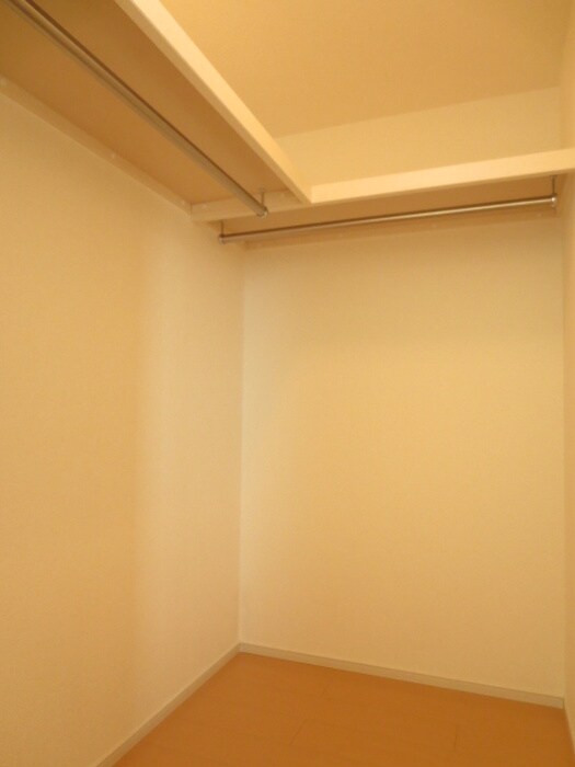 物件内観写真12　(収納)