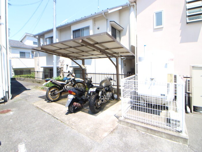 物件外観写真4　(駐輪場)