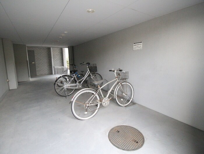 物件外観写真4　(駐輪場)