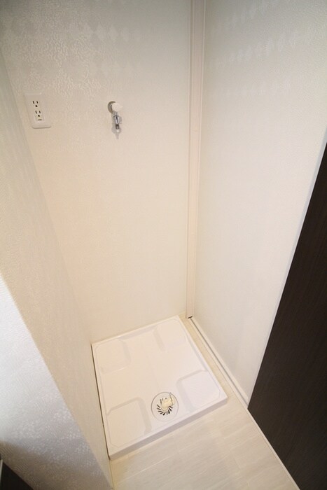 物件内観写真13　(洗濯機置場)