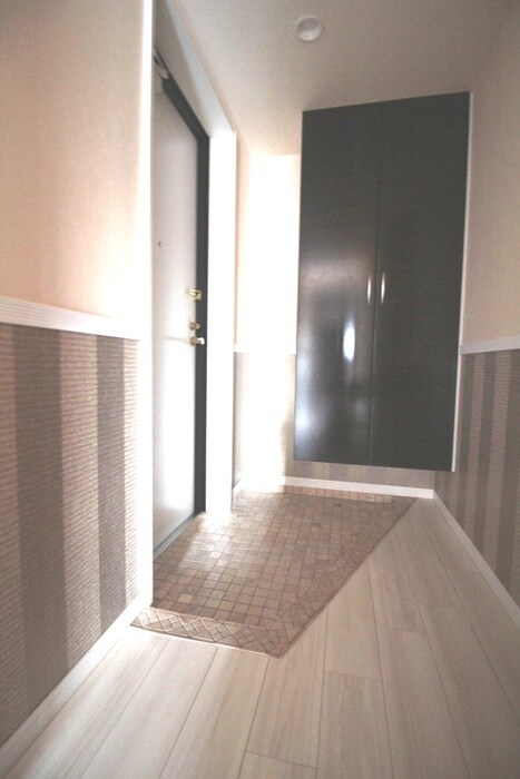 物件内観写真13　(玄関)