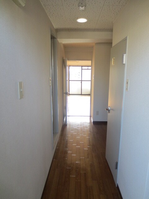 物件内観写真11　(廊下)