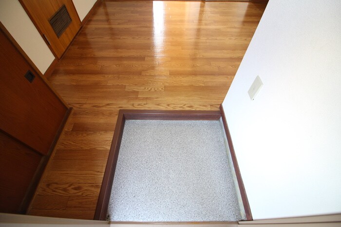 物件内観写真11　(玄関)