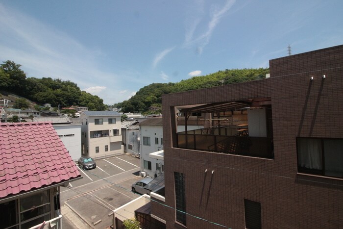 物件内観写真12　(室内からの展望)