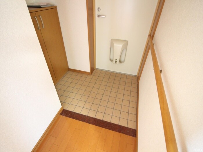 物件内観写真16　(玄関)