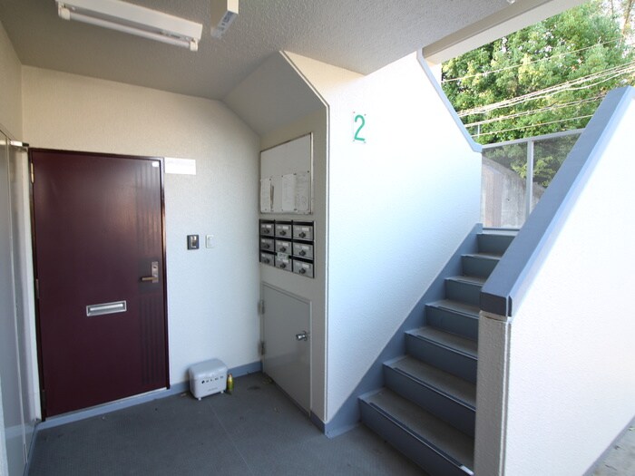 物件外観写真4　(エントランス部分)