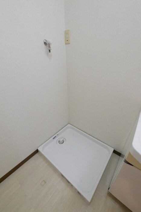 物件内観写真14　(洗濯機置場)