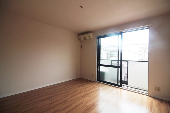 物件内観写真4　(居室)