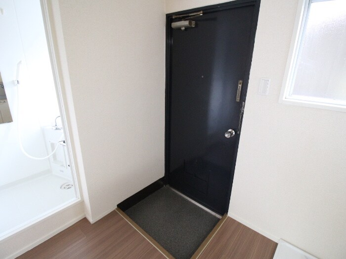 物件内観写真14　(玄関)