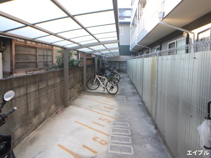 物件外観写真5　(駐輪場)
