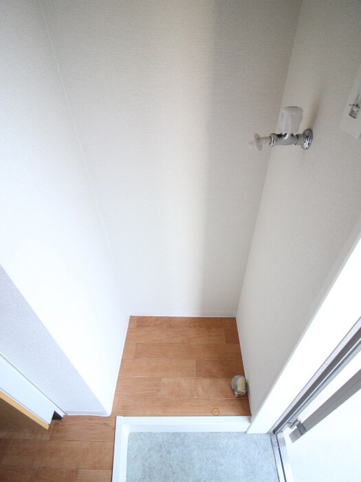 物件内観写真11　(洗濯機置場)