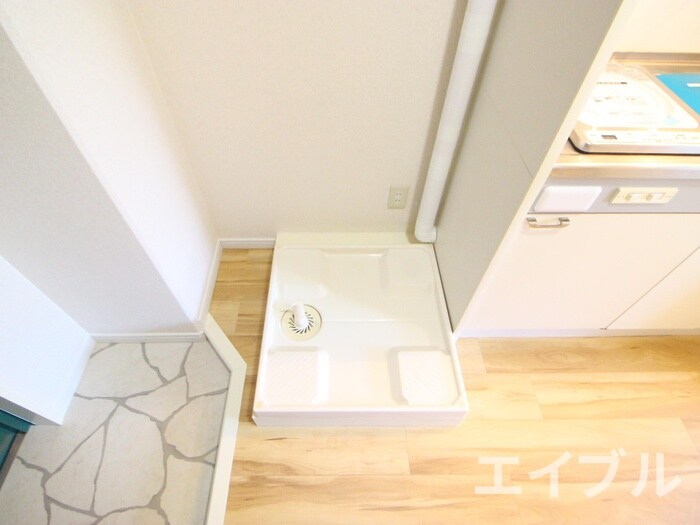 物件内観写真16　(洗濯機置場)