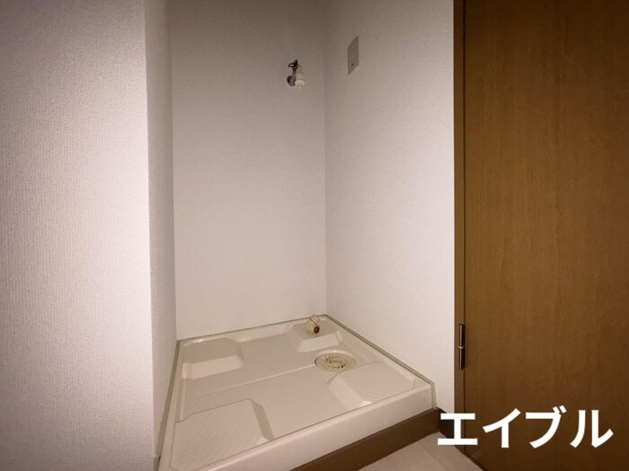 物件内観写真13　(洗濯機置場)