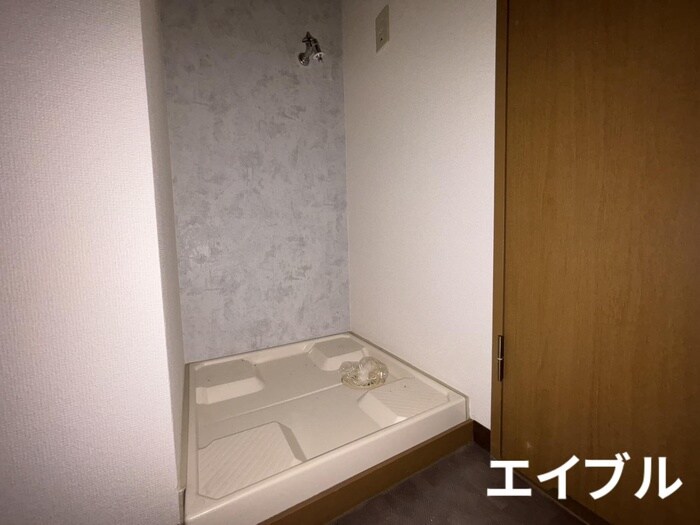 物件内観写真14　(洗濯機置場)