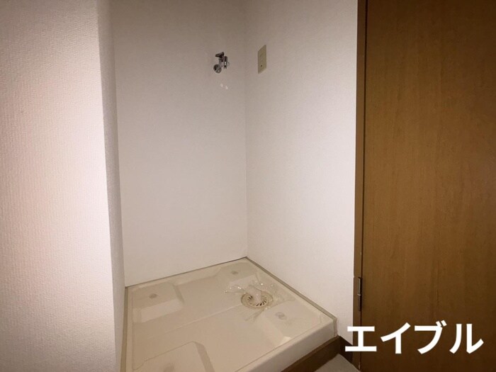 物件内観写真14　(洗濯機置場)