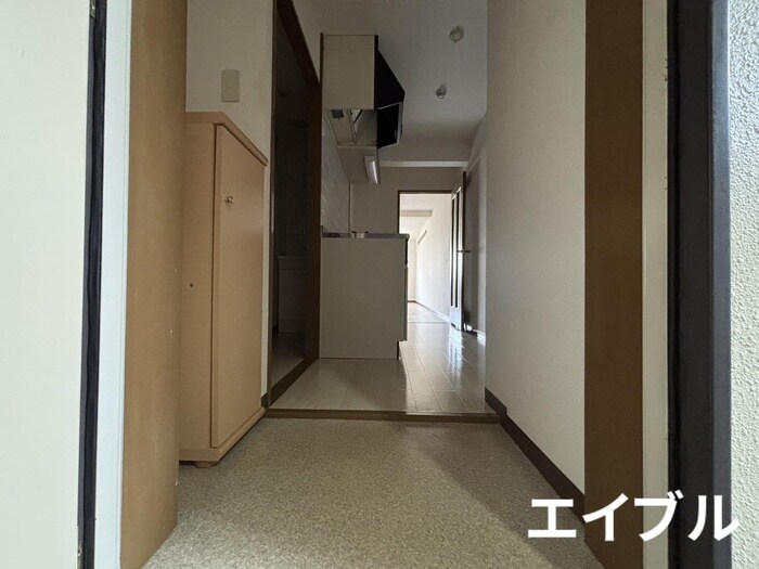 物件内観写真16　(玄関)