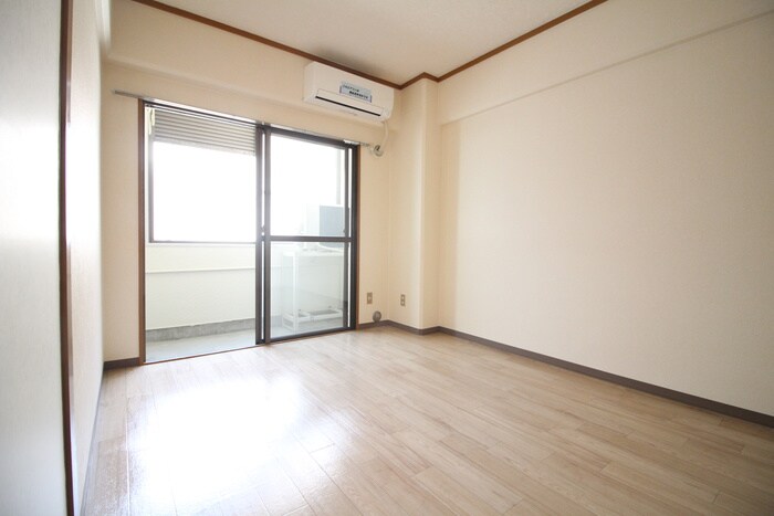 物件内観写真6　(居室)