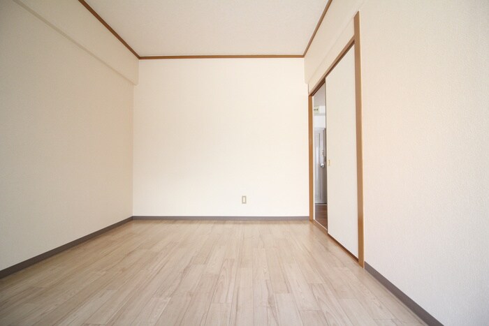 物件内観写真18　(居室)