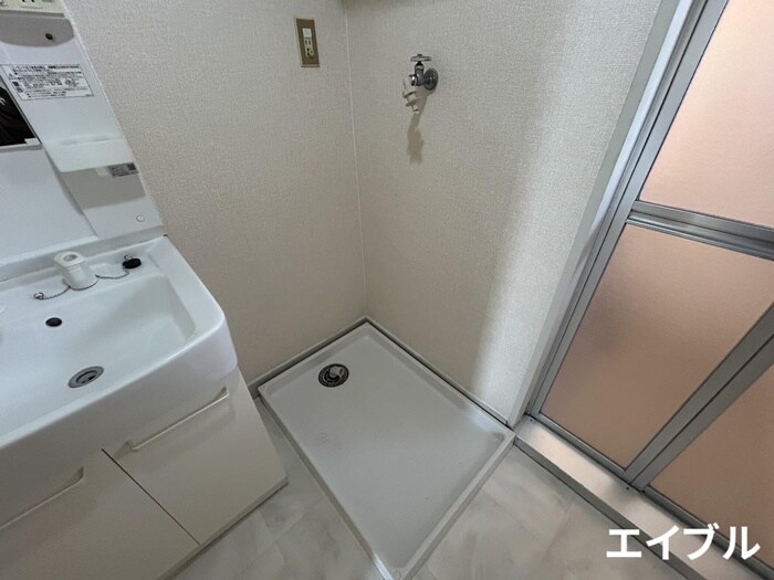 物件内観写真14　(洗濯機置場)