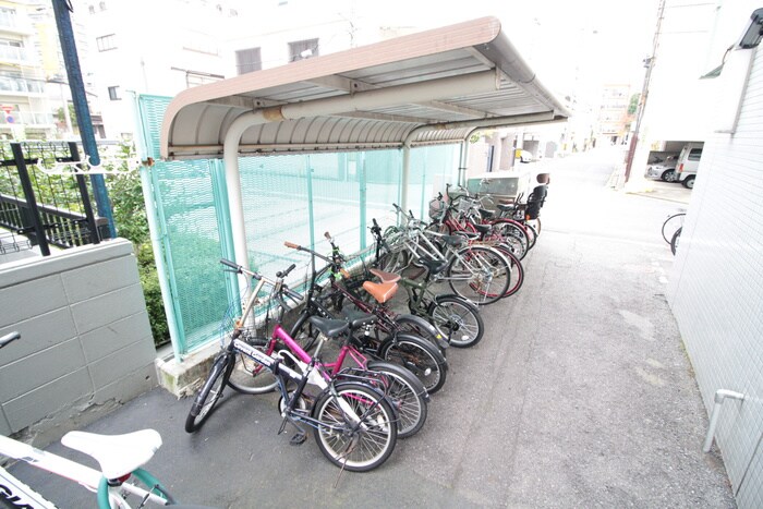 物件外観写真4　(駐輪場)