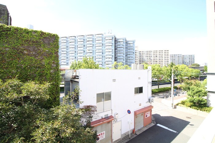 物件内観写真21　(室内からの展望)