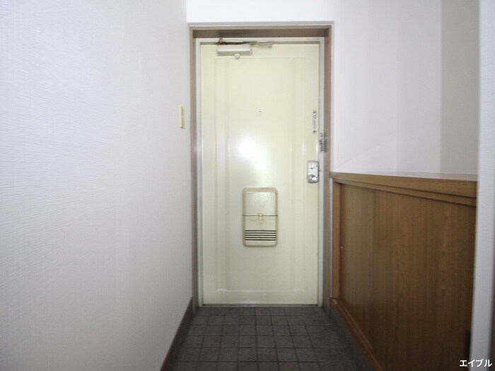 物件内観写真16　(玄関)
