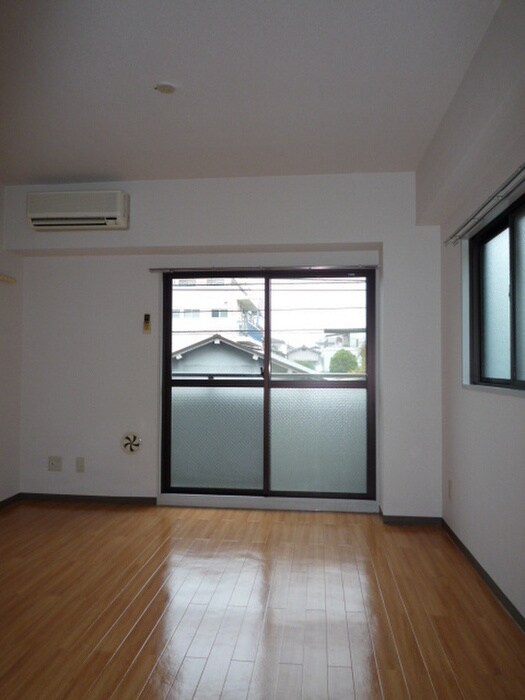 物件内観写真14　(室内からの展望)