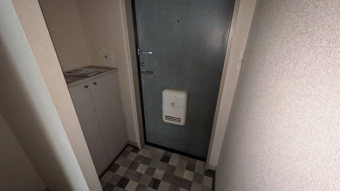物件内観写真12　(玄関)