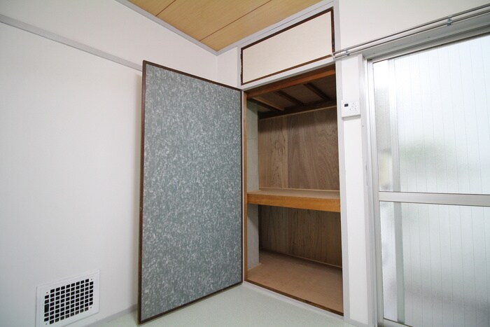 物件内観写真12　(収納)