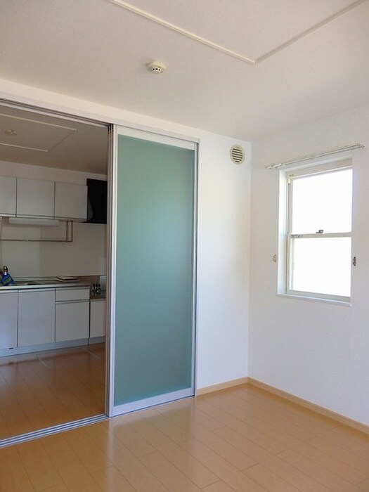 物件内観写真2　(居室)