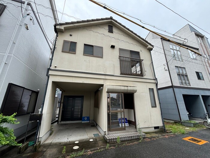 物件外観写真2　(駐車場)