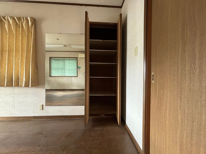 物件内観写真6　(収納)