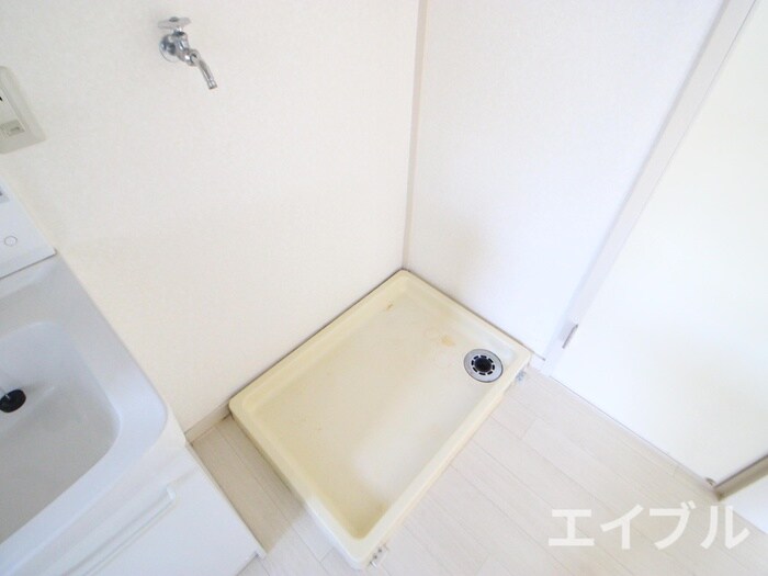 物件内観写真13　(洗濯機置場)