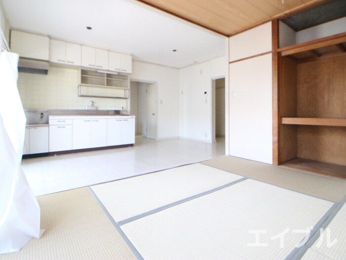 物件内観写真16　(室内からの展望)