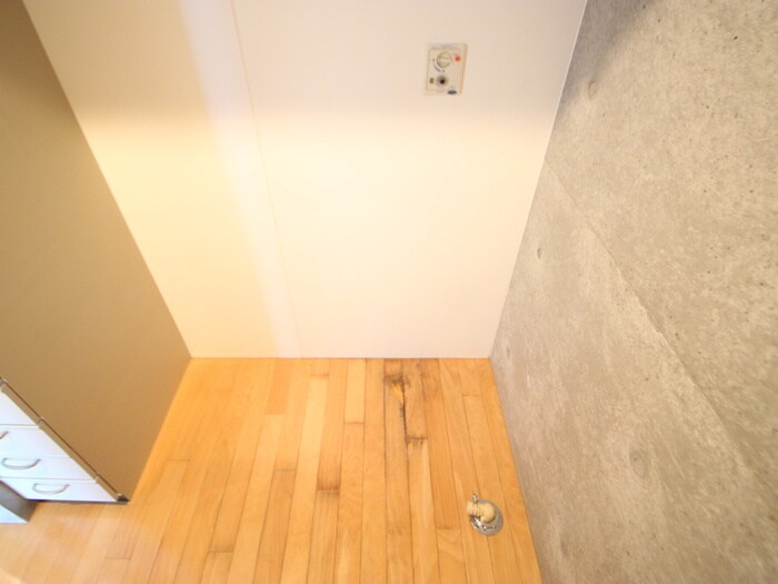 物件内観写真11　(洗濯機置場)