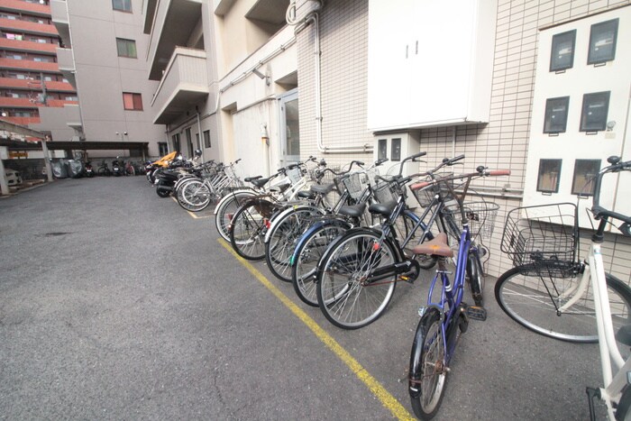 物件外観写真3　(駐輪場)