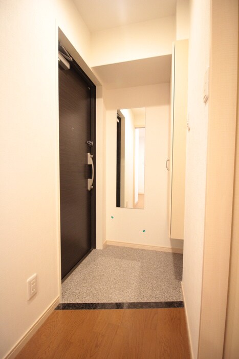 物件内観写真17　(玄関)